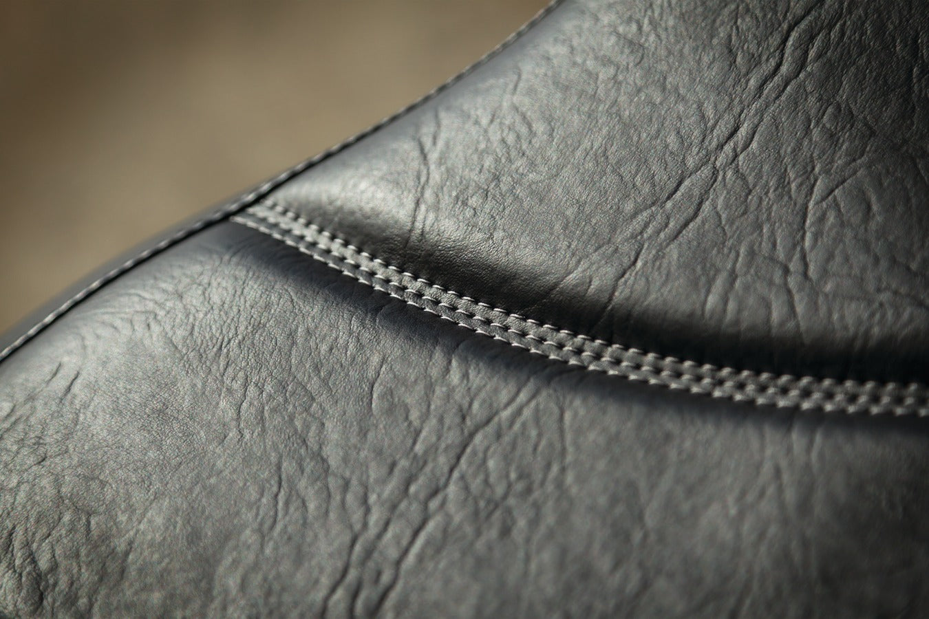 Standard Touring Solo Motorcycle Seat for Harley-Davidson Heritage Classic 2018-2024 & Deluxe 2018-2020
