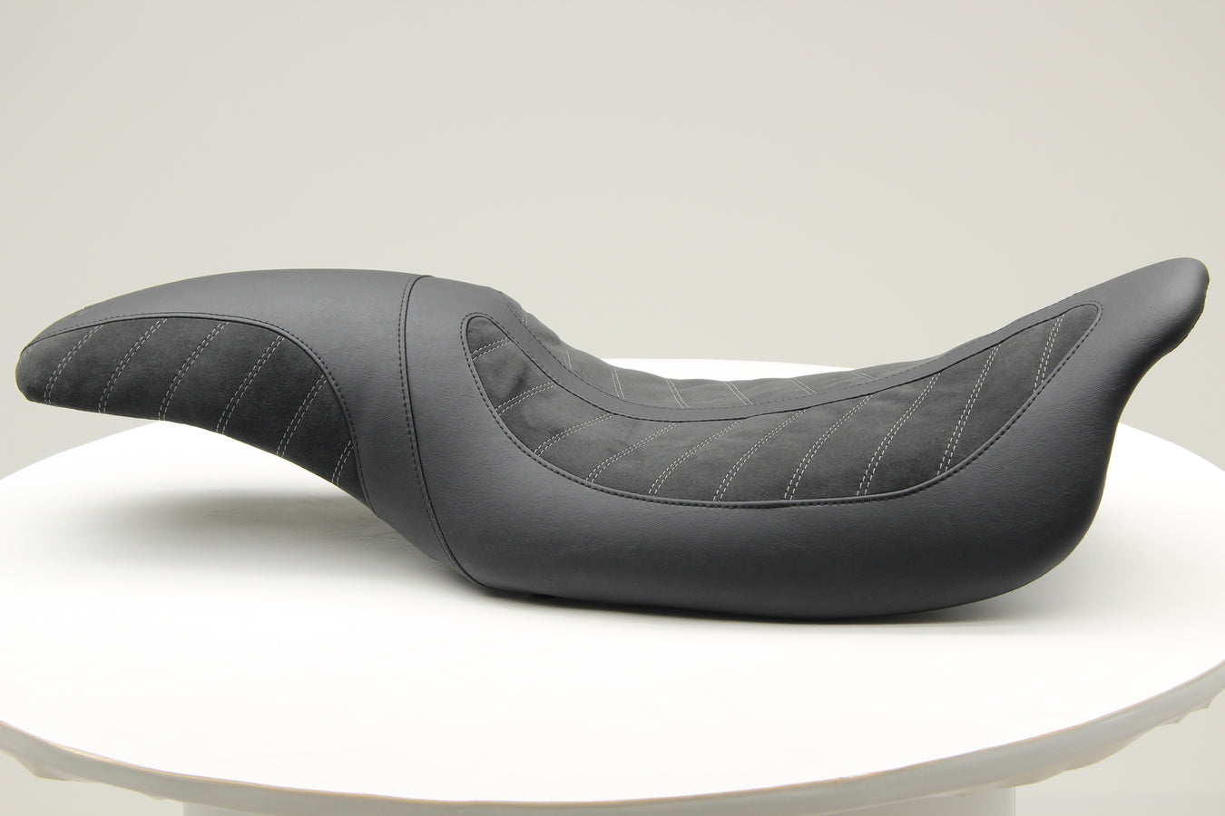 Skyline Signature Series Kodlin by Mustang One-Piece, 2-Up Motorcycle Seat for Harley-Davidson FL Touring 2008-2024*